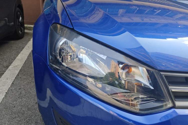 Used Volkswagen Polo 2013 1.4L Manual Fashion Edition Right Front Headlight