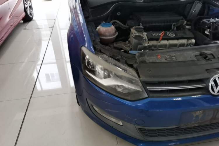 Used Volkswagen Polo 2013 1.4L Automatic Comfort Edition Right Front Headlight