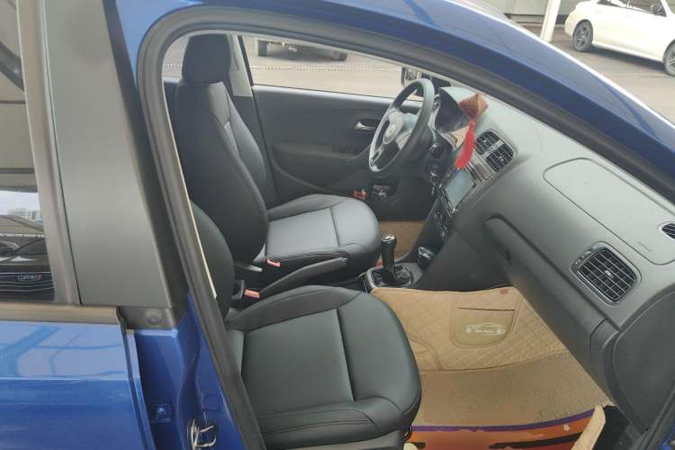 Used Volkswagen Polo 2013 1.4L Manual Fashion Edition Right Front Seat