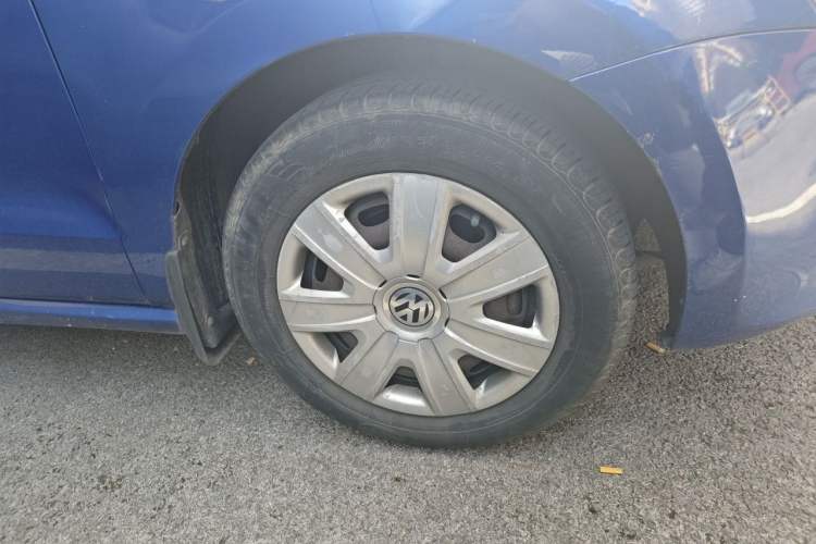 Used Volkswagen Polo 2013 1.4L Manual Fashion Edition Right Front Wheel Hub