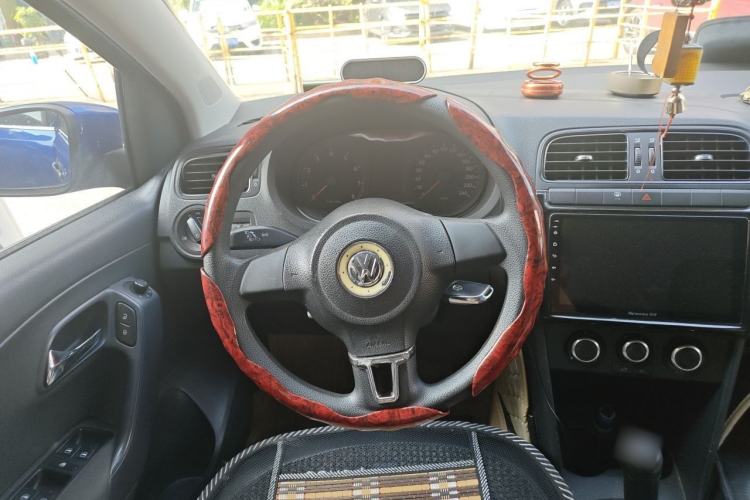 Used Volkswagen Polo 2013 1.4L Manual Fashion Edition Steering Wheel