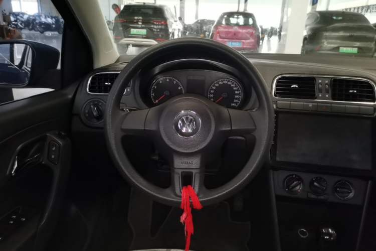 Used Volkswagen Polo 2013 1.4L Automatic Comfort Edition Steering Wheel
