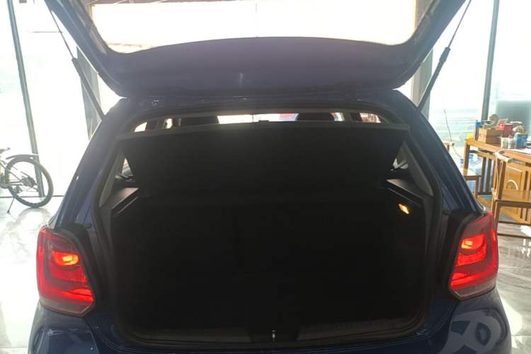 Used Volkswagen Polo 2013 1.4L Manual Comfort Edition Trunk