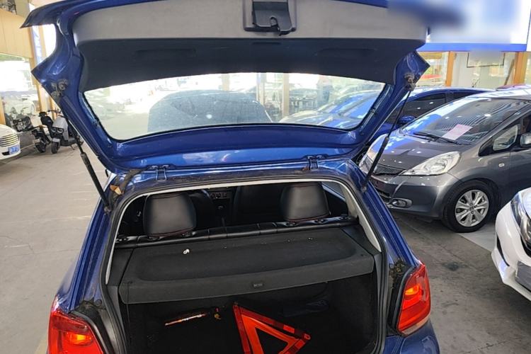 Used Volkswagen Polo 2013 1.4L Manual Fashion Edition Trunk