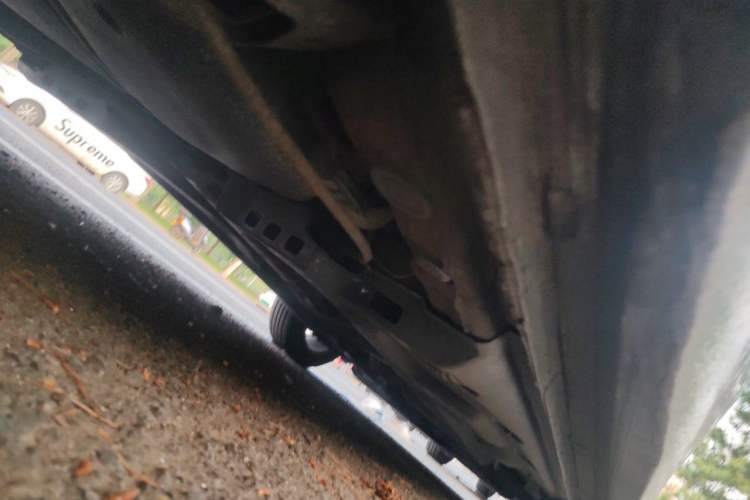 Used Volkswagen Polo 2013 1.6L Manual Comfort Edition Chassis Rear Right