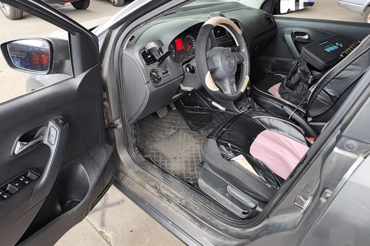 Used Volkswagen Polo 2013 1.6L Automatic Comfort Edition Driver Seat