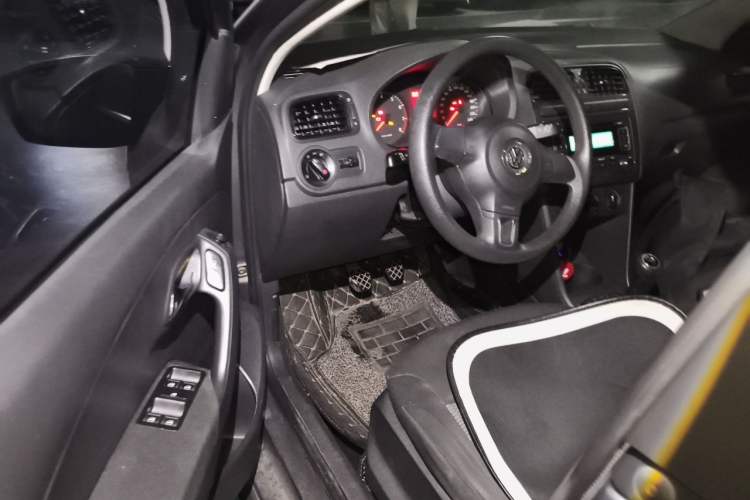 Used Volkswagen Polo 2013 1.4L Manual Fashion Edition Driver Seat