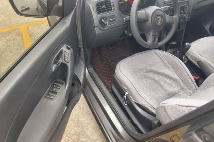 Used Volkswagen Polo 2013 1.4L Manual Fashion Edition Driver Seat