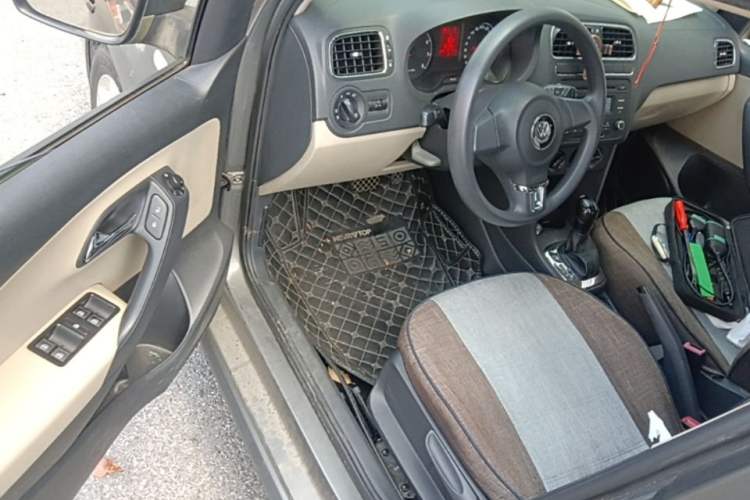 Used Volkswagen Polo 2013 1.6L Automatic Comfort Edition Driver Seat