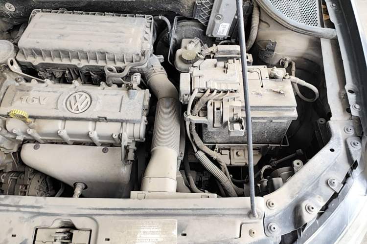 Used Volkswagen Polo 2013 1.6L Automatic Comfort Edition Engine Bay Left