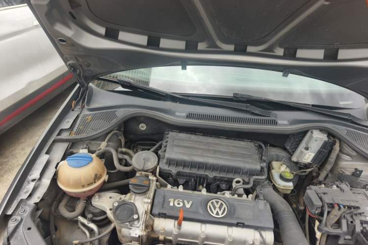 Used Volkswagen Polo 2013 1.4L Manual Fashion Edition Engine Bay Right
