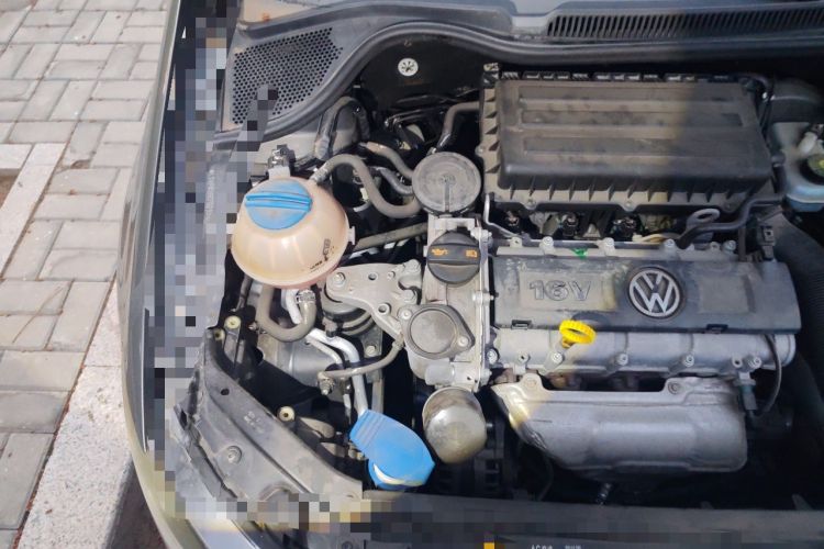 Used Volkswagen Polo 2013 1.6L Manual Comfort Edition Engine Bay Right