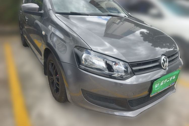 Used Volkswagen Polo 2013 1.4L Manual Fashion Edition Front Right 45 Deg