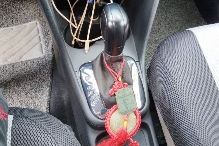Used Volkswagen Polo 2013 1.4L Automatic Comfort Edition Gear Lever