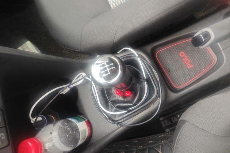 Used Volkswagen Polo 2013 1.4L Manual Fashion Edition Gear Lever