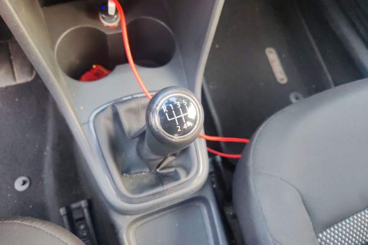 Used Volkswagen Polo 2013 1.6L Manual Comfort Edition Gear Lever