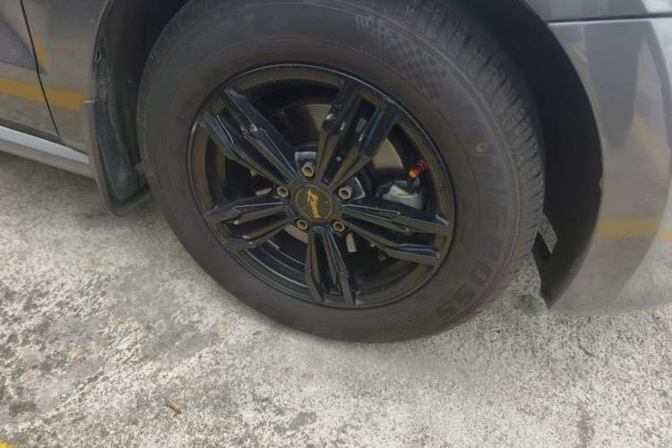 Used Volkswagen Polo 2013 1.4L Manual Fashion Edition Right Front Wheel Hub