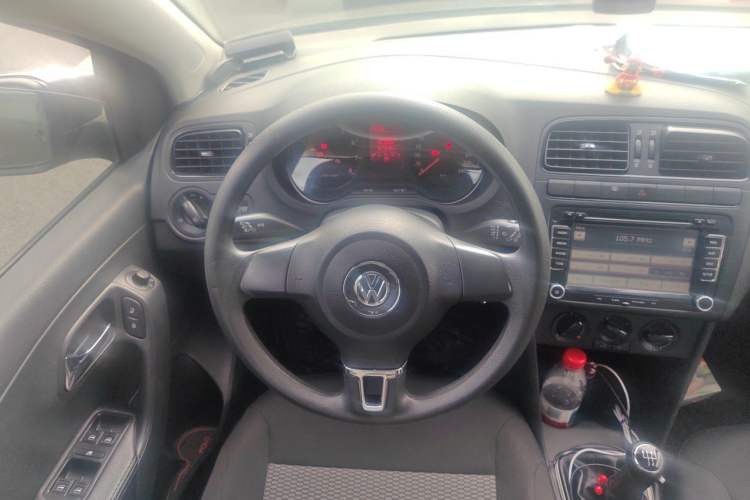 Used Volkswagen Polo 2013 1.4L Manual Fashion Edition Steering Wheel