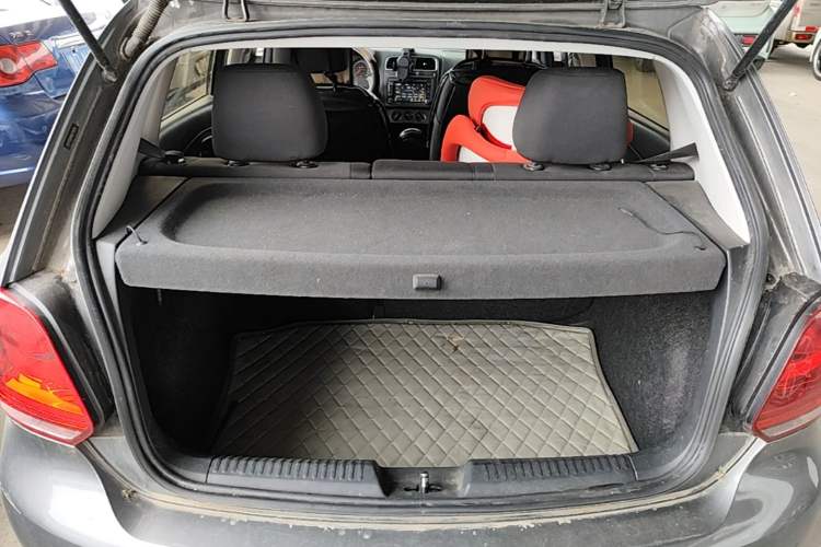 Used Volkswagen Polo 2013 1.6L Automatic Comfort Edition Trunk