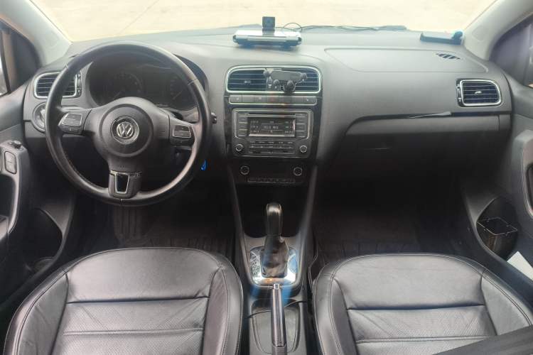 Used Volkswagen Polo 2013 1.4L Automatic Luxury Edition Center Console