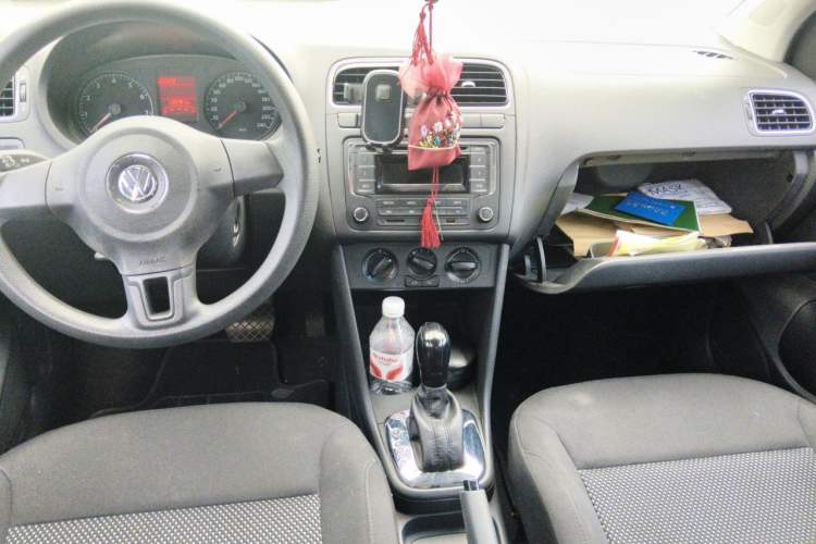 Used Volkswagen Polo 2013 1.6L Automatic Comfort Edition Center Console