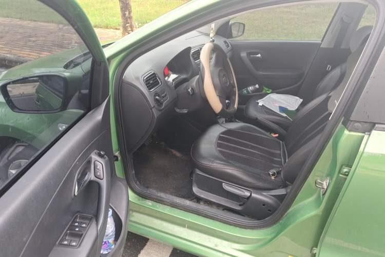 Used Volkswagen Polo 2013 1.6L Automatic Comfort Edition Driver Seat
