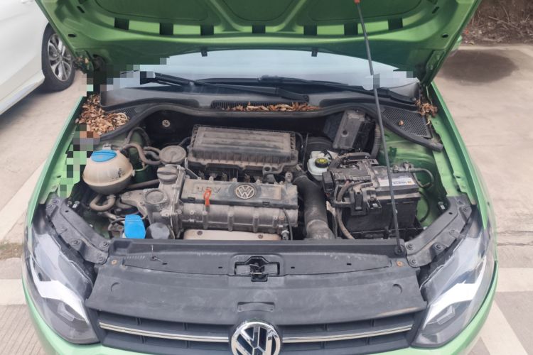 Used Volkswagen Polo 2013 1.4L Automatic Luxury Edition Engine Bay