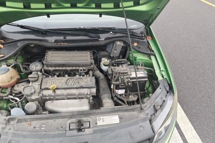 Used Volkswagen Polo 2013 1.6L Automatic Comfort Edition Engine Bay Left
