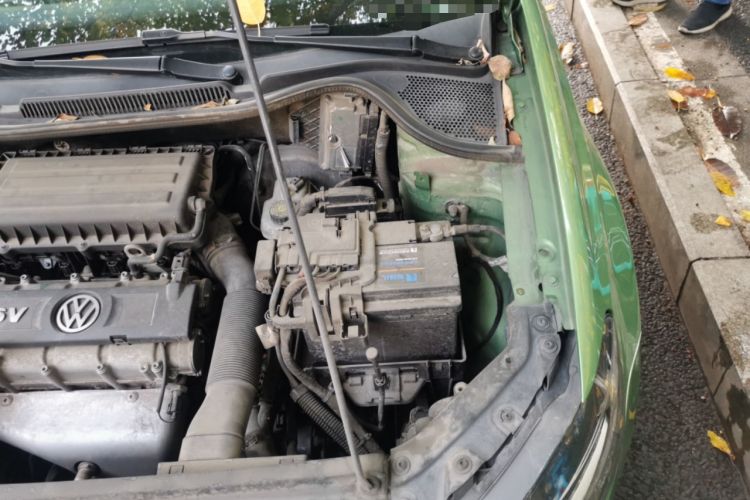 Used Volkswagen Polo 2013 1.6L Automatic Luxury Edition Engine Bay Left