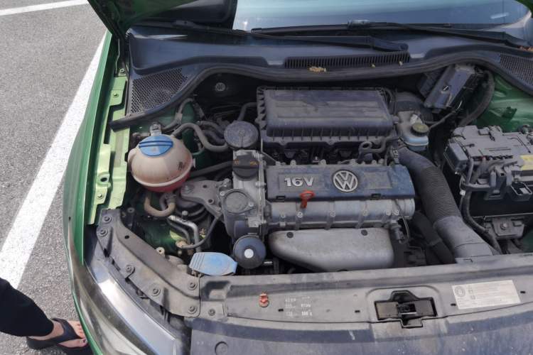 Used Volkswagen Polo 2013 1.4L Manual Comfort Edition Engine Bay Right