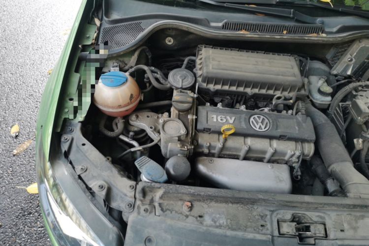 Used Volkswagen Polo 2013 1.6L Automatic Luxury Edition Engine Bay Right