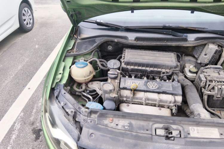 Used Volkswagen Polo 2013 1.6L Automatic Comfort Edition Engine Bay Right