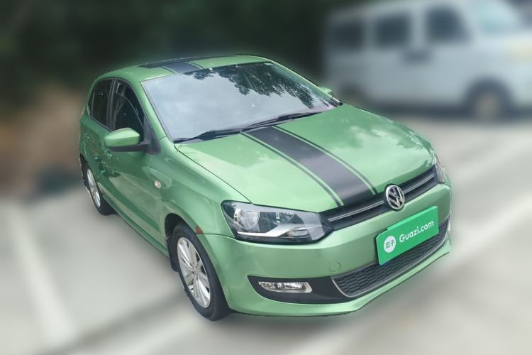 Used Volkswagen Polo 2013 1.4L Automatic Luxury Edition Front Right 45 Deg