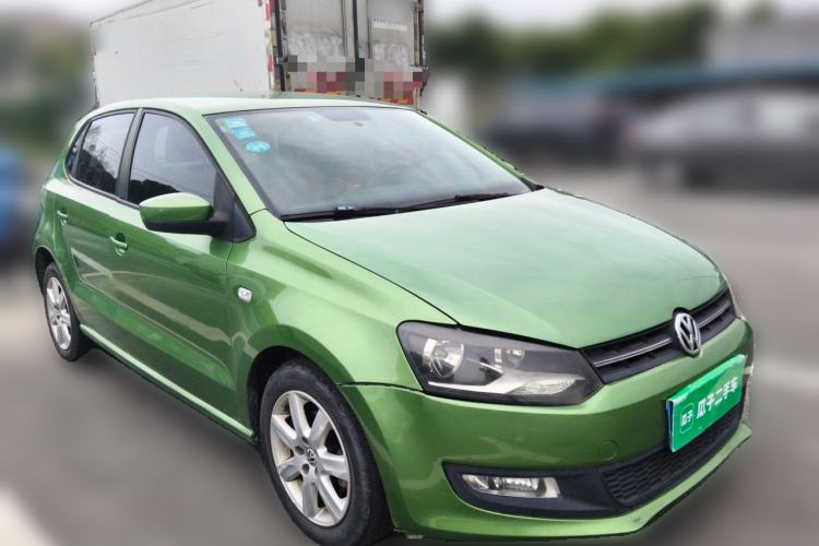 Used Volkswagen Polo 2013 1.6L Automatic Comfort Edition Front Right 45 Deg