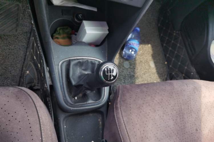 Used Volkswagen Polo 2013 1.4L Manual Comfort Edition Gear Lever