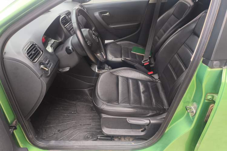 Used Volkswagen Polo 2013 1.4L Automatic Luxury Edition Left Front Seat