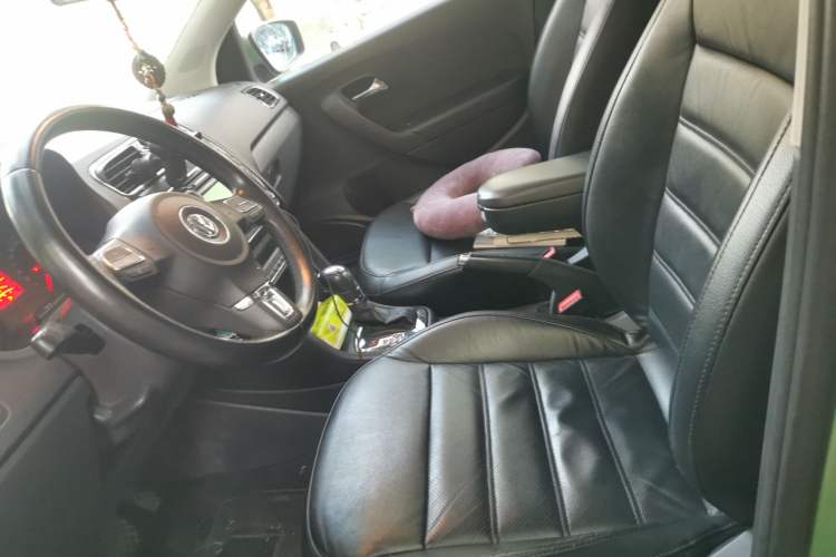 Used Volkswagen Polo 2013 1.6L Automatic Luxury Edition Left Front Seat