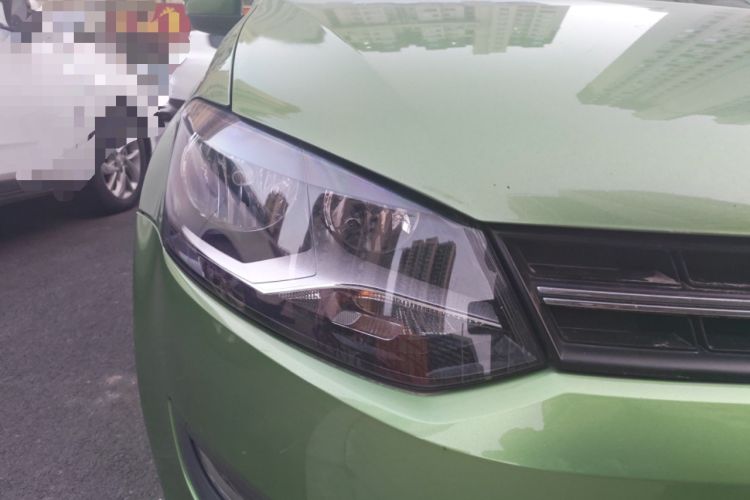 Used Volkswagen Polo 2013 1.4L Automatic Luxury Edition Right Front Headlight