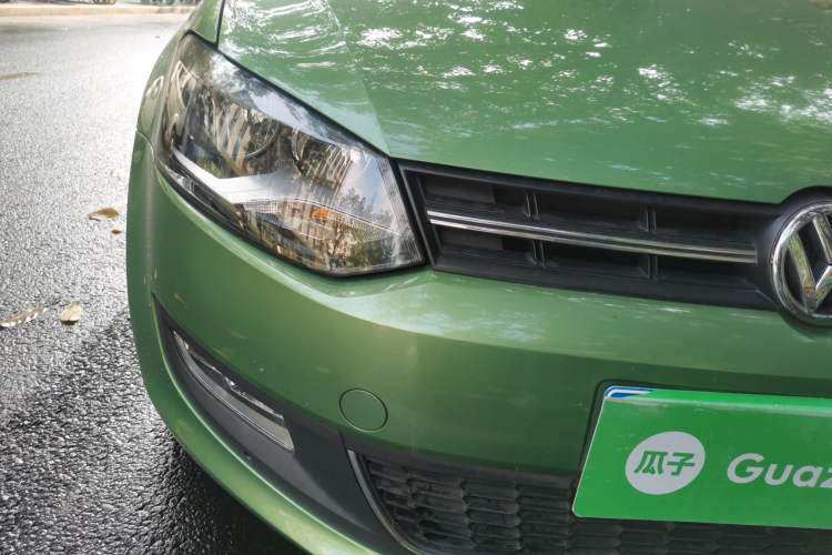 Used Volkswagen Polo 2013 1.6L Automatic Luxury Edition Right Front Headlight