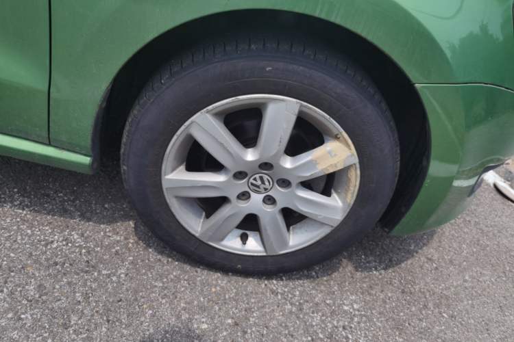 Used Volkswagen Polo 2013 1.4L Manual Comfort Edition Right Front Wheel Hub
