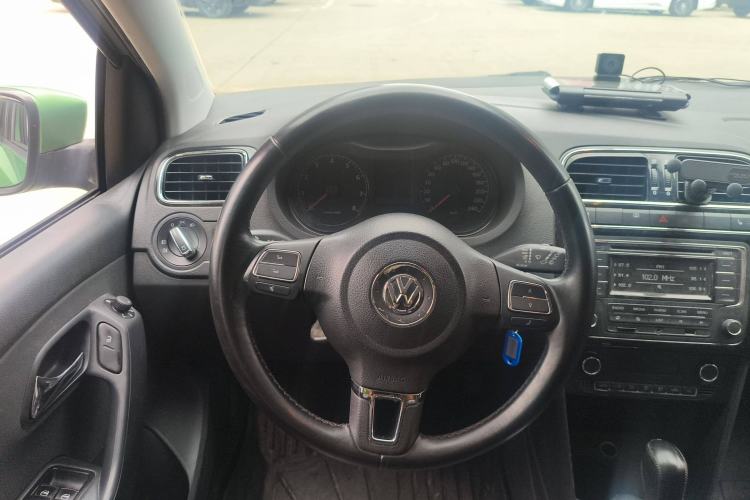 Used Volkswagen Polo 2013 1.4L Automatic Luxury Edition Steering Wheel