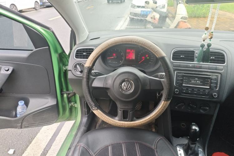 Used Volkswagen Polo 2013 1.6L Automatic Comfort Edition Steering Wheel
