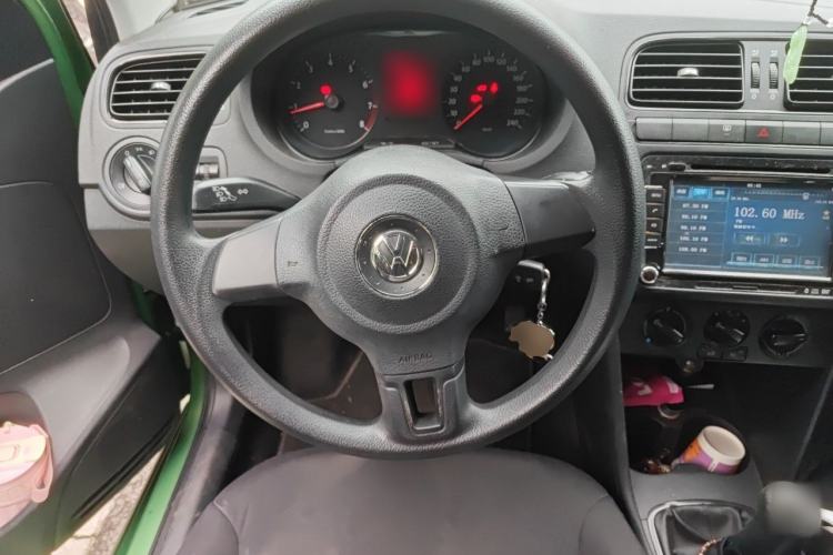 Used Volkswagen Polo 2013 1.4L Manual Fashion Edition Steering Wheel