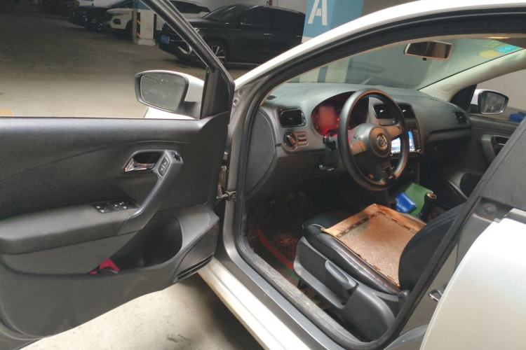 Used Volkswagen Polo 2013 1.4L Manual Fashion Edition Driver Seat