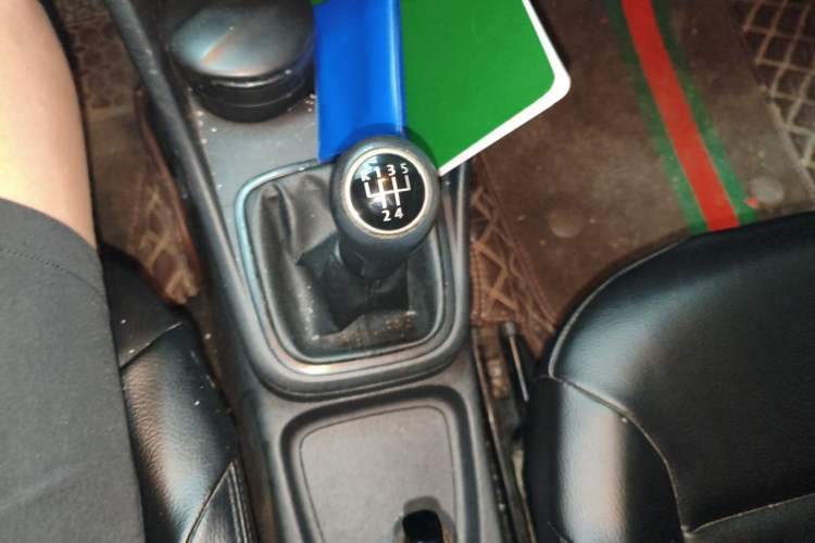 Used Volkswagen Polo 2013 1.4L Manual Fashion Edition Gear Lever