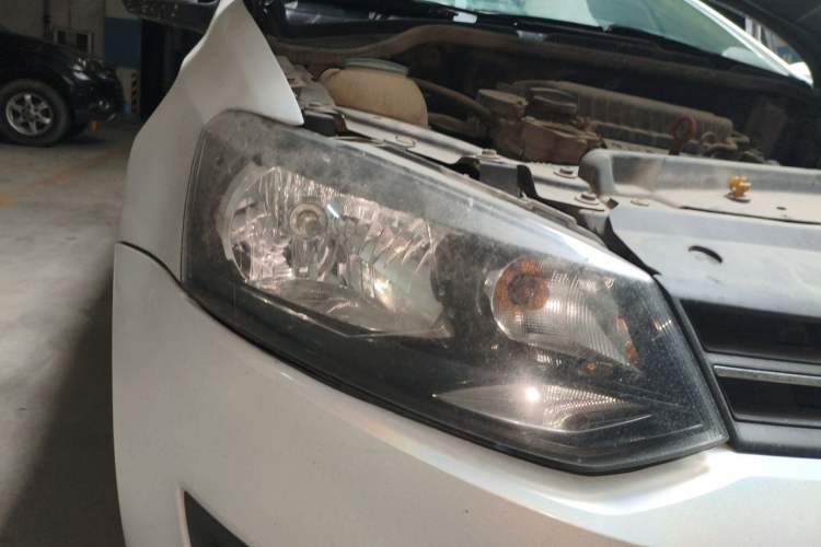 Used Volkswagen Polo 2013 1.4L Manual Fashion Edition Right Front Headlight