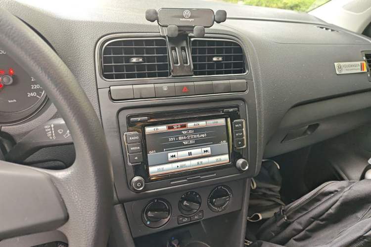 Used Volkswagen Polo 2013 1.4L Manual Fashion Edition Audio And AC Panel