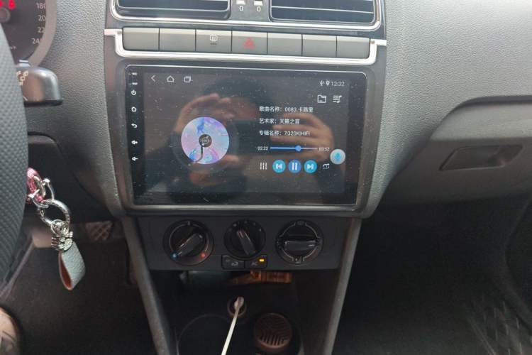 Used Volkswagen Polo 2013 1.4L Manual Fashion Edition Audio And AC Panel