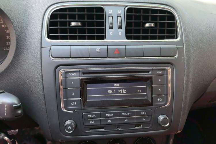 Used Volkswagen Polo 2013 1.6L Manual Comfort Edition Audio And AC Panel