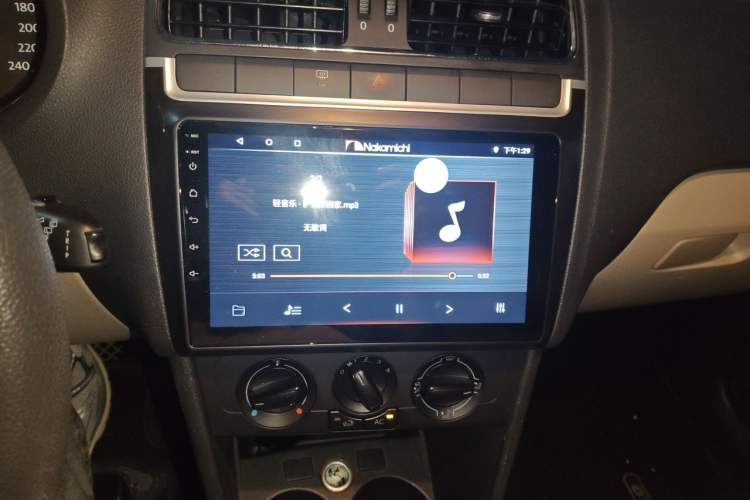 Used Volkswagen Polo 2013 1.4L Automatic Comfort Edition Audio And AC Panel